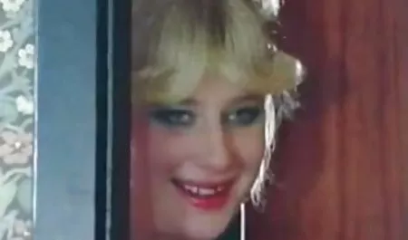 سه MILF آلمانی پسران جوان فیلم سکسی داغ جدید را به گروهی فاک می دهند