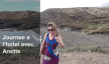 Pawg Hannah Garske الاغ چربی فیلم داستانی سکسی جدید خود را در Bikinis نشان می دهد