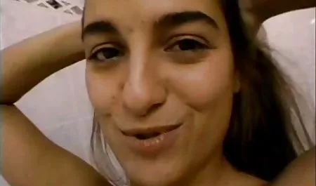 خودکشی جوجه های سرخ فیلم های پورن جدید با نفوذ مضاعف بازی می کند